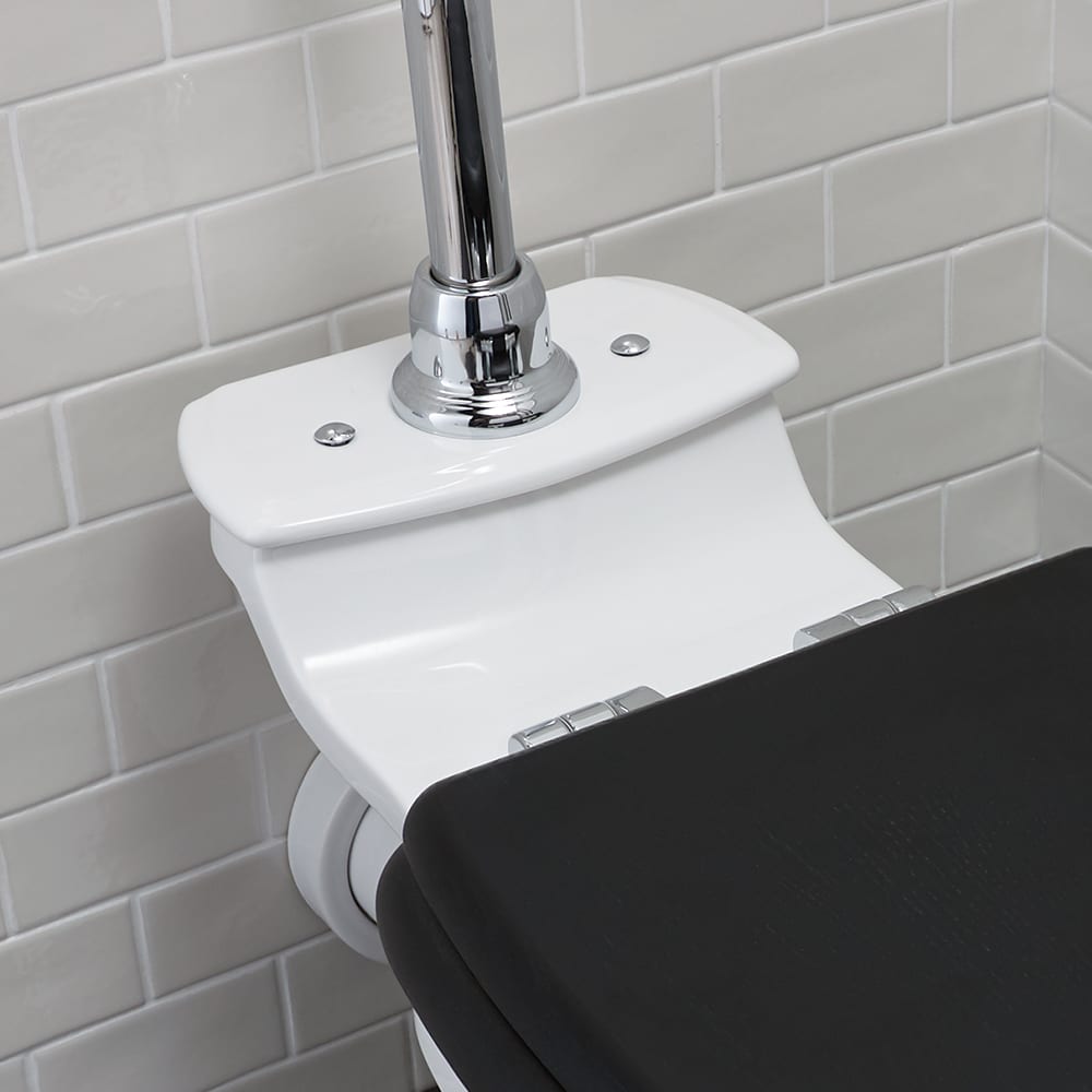 Radcliffe low level toilet with ceramic plate