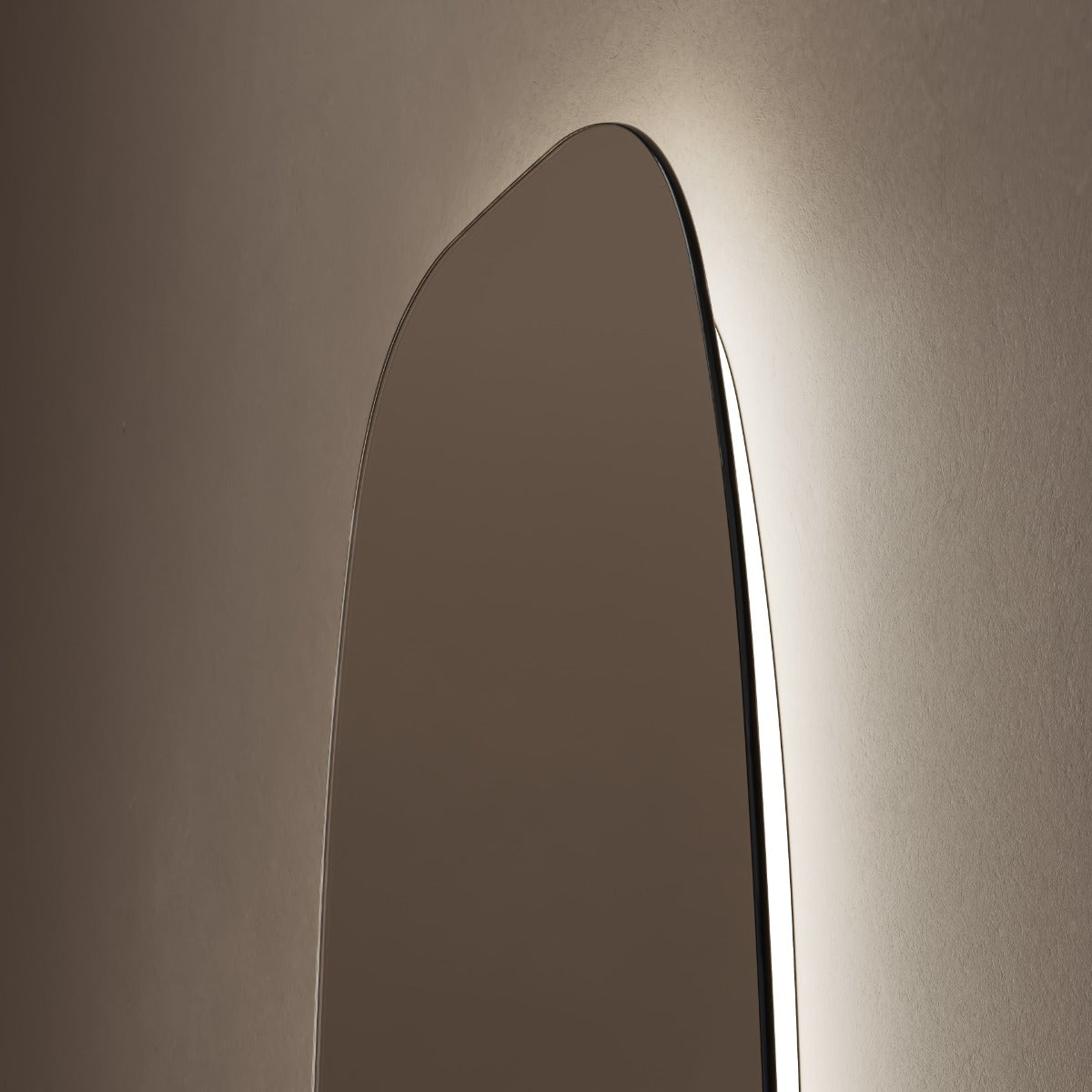 Claris Barrel Mirror 50x90