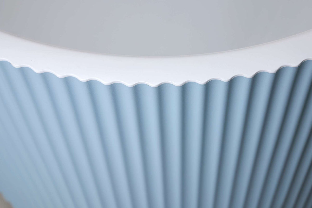 Close-up of the Ginette bath fluted exterior