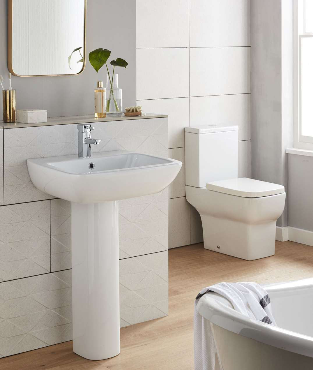Kirra Basin & Pedestal in a bathroom setting