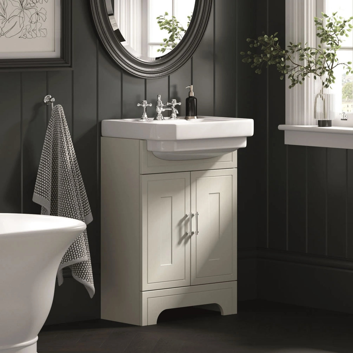 Lichfield 2-Door Vanity Unit & Basin