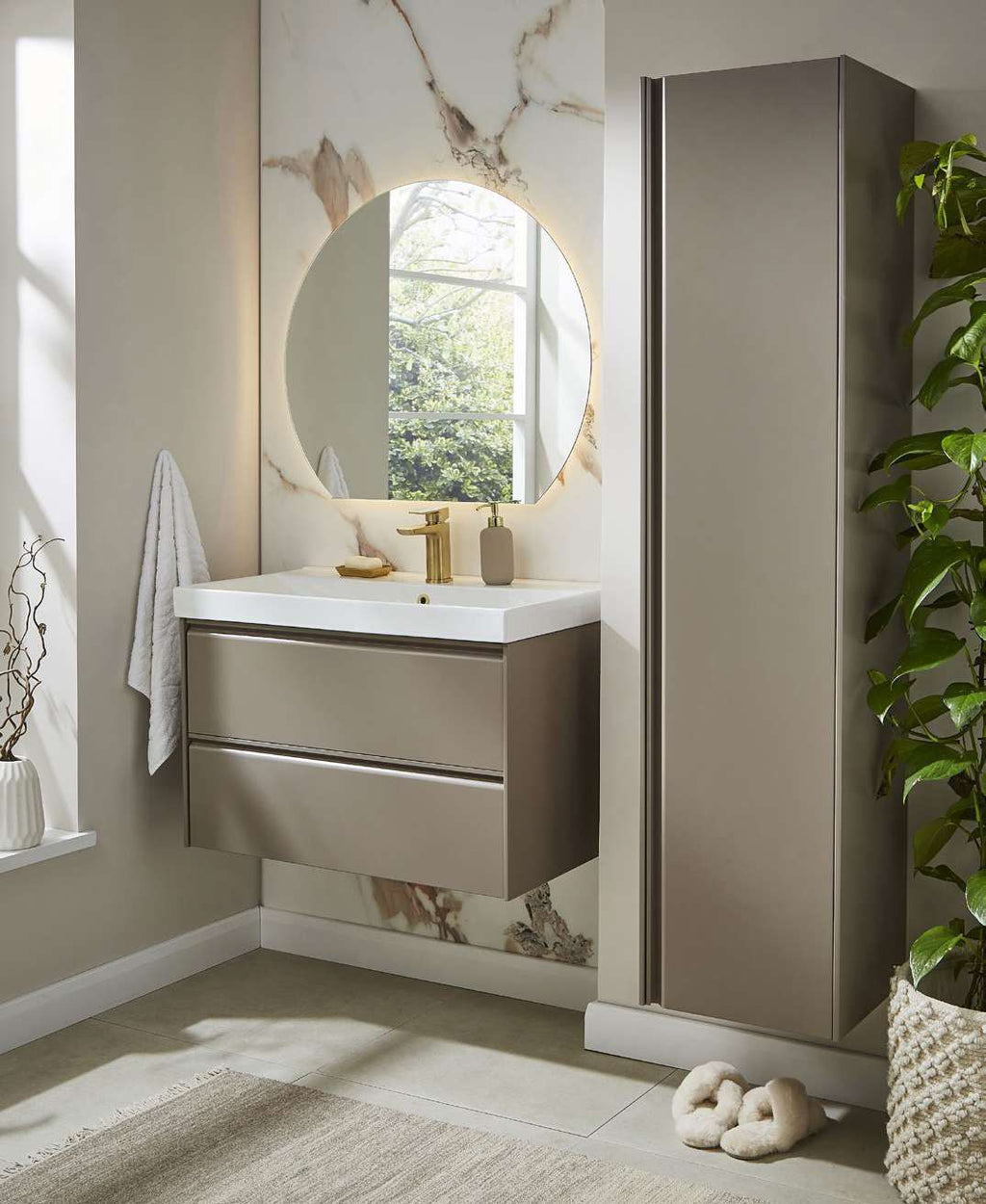 Luna 600mm Floor Standing Vanity Unit & Basin, 2 Drawers in a bathroom setting