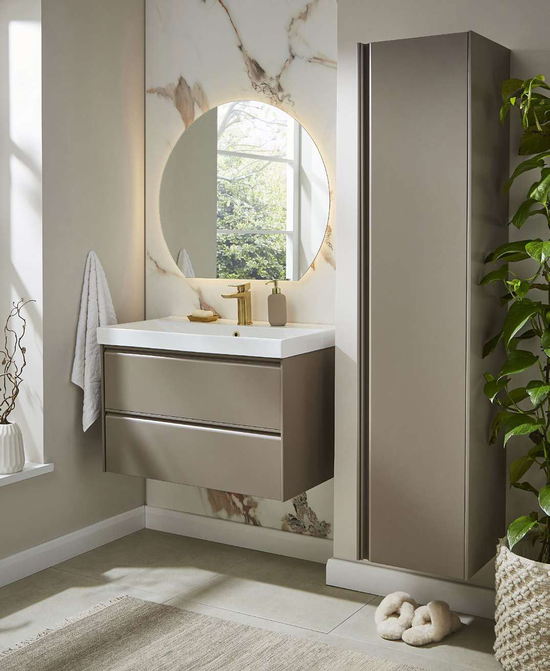 Luna 600mm Floor Standing Vanity Unit & Basin, 2 Drawers in a bathroom setting