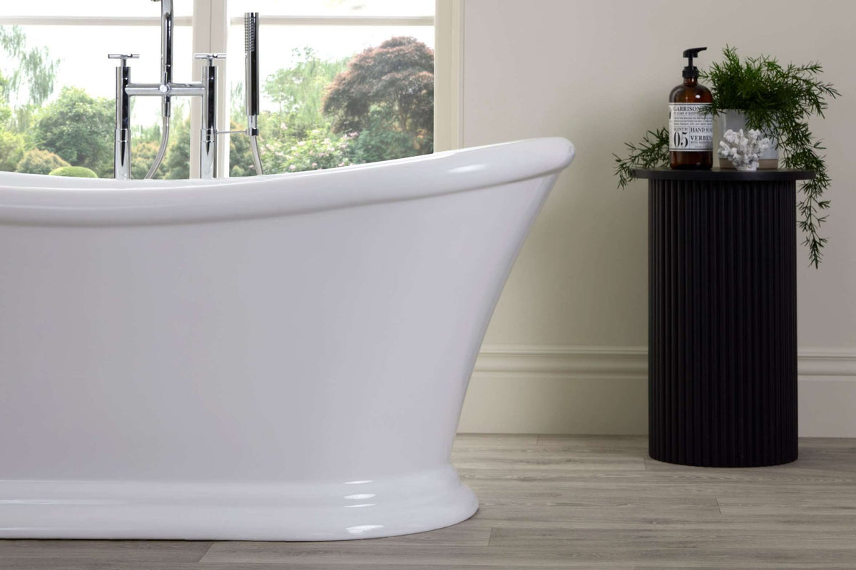 Close-up of the Maeve boat bath rolled lip and plinth
