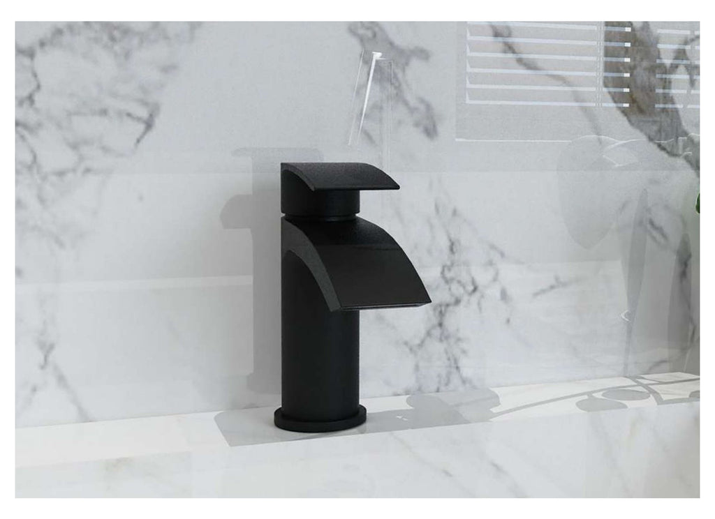 Noxa Curve taps in a bathroom