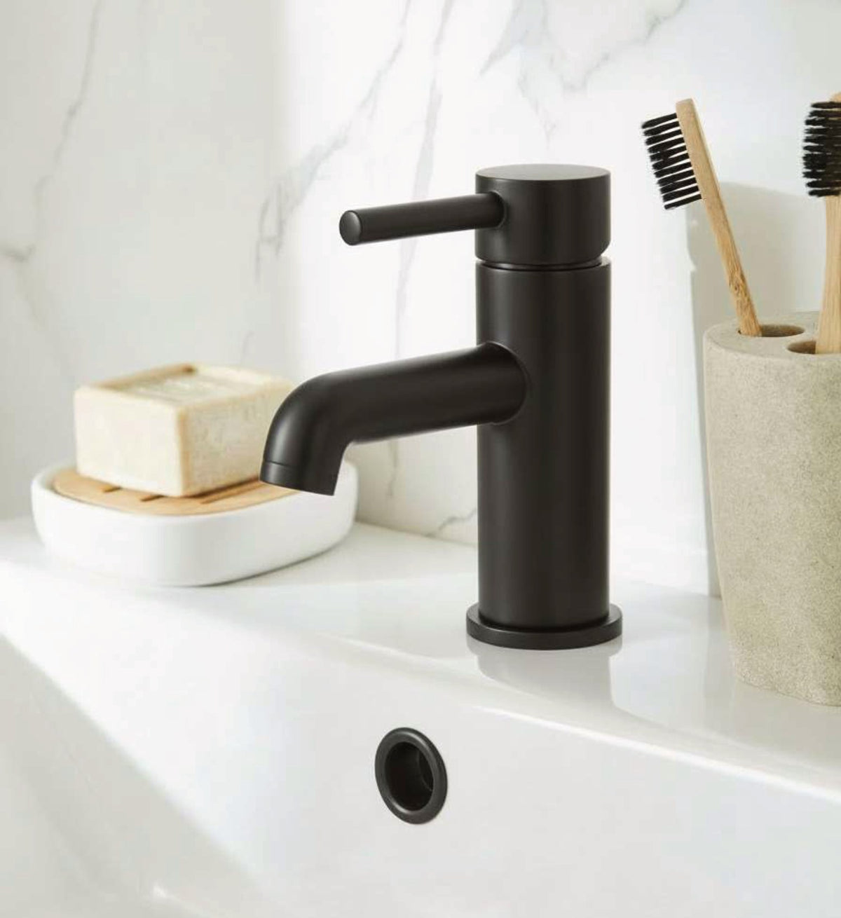Noxa Round taps in a bathroom