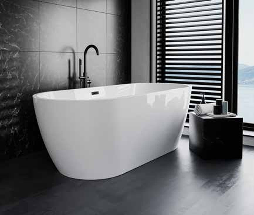 Una freestanding bath in a modern bathroom